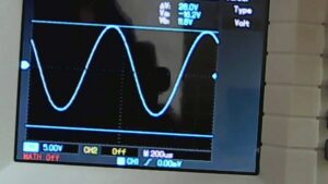 ¿Cómo medir Vrms en osciloscopio?